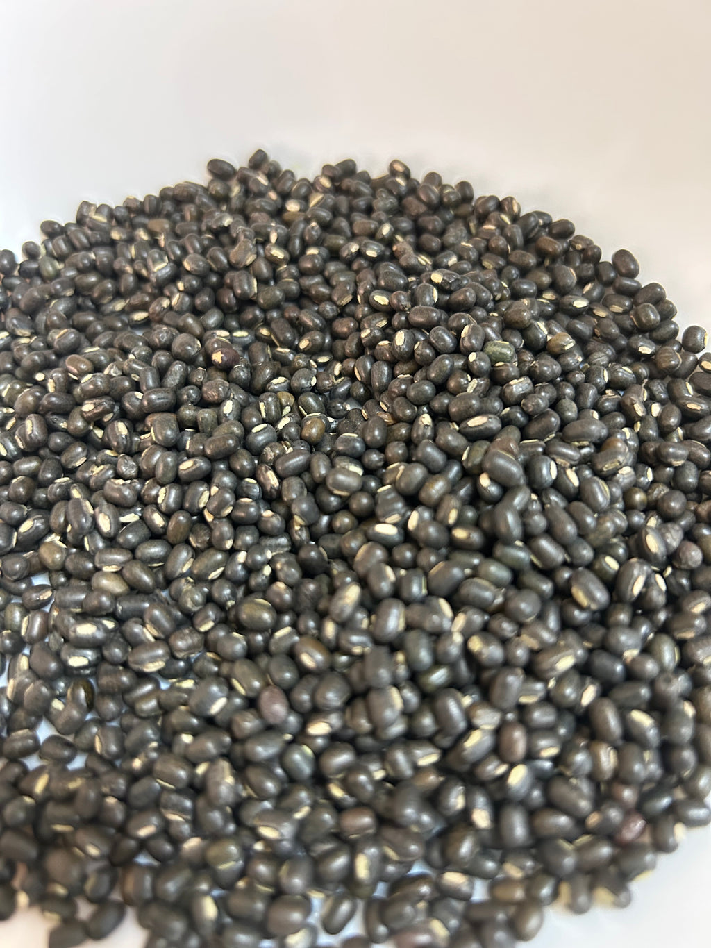 URAD DAL BLACK WHOLE (1kil)