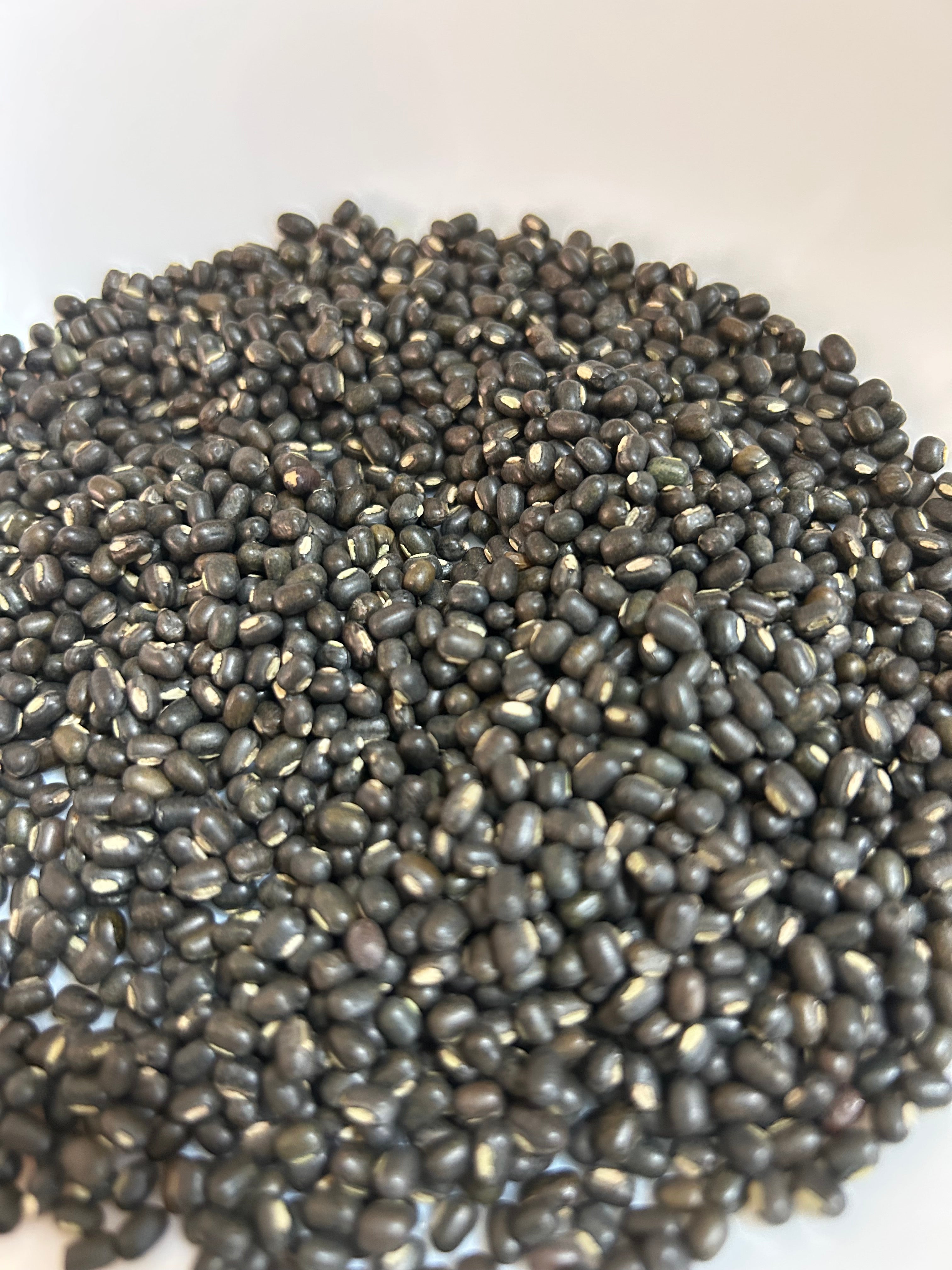 URAD DAL BLACK WHOLE (1kil)